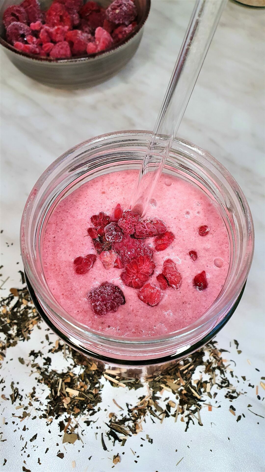 Himbeer-Kokos Smoothie - VEGAN &amp; GOLDIG