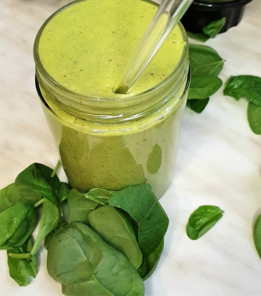 Spinat-Orangen Smoothie - VEGAN &amp; GOLDIG